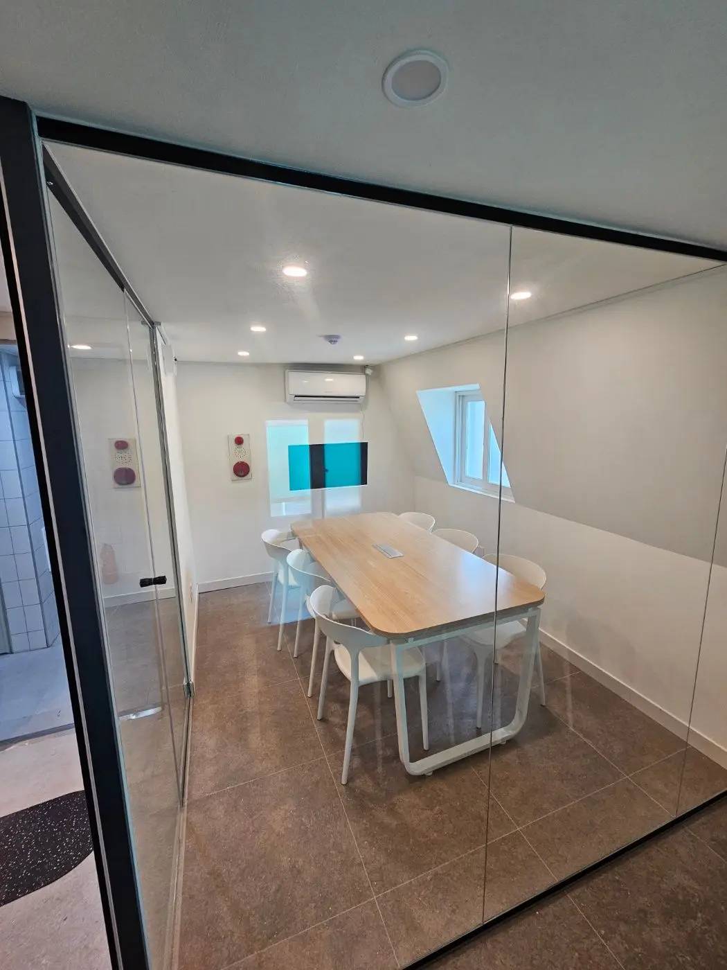 Room image 6
