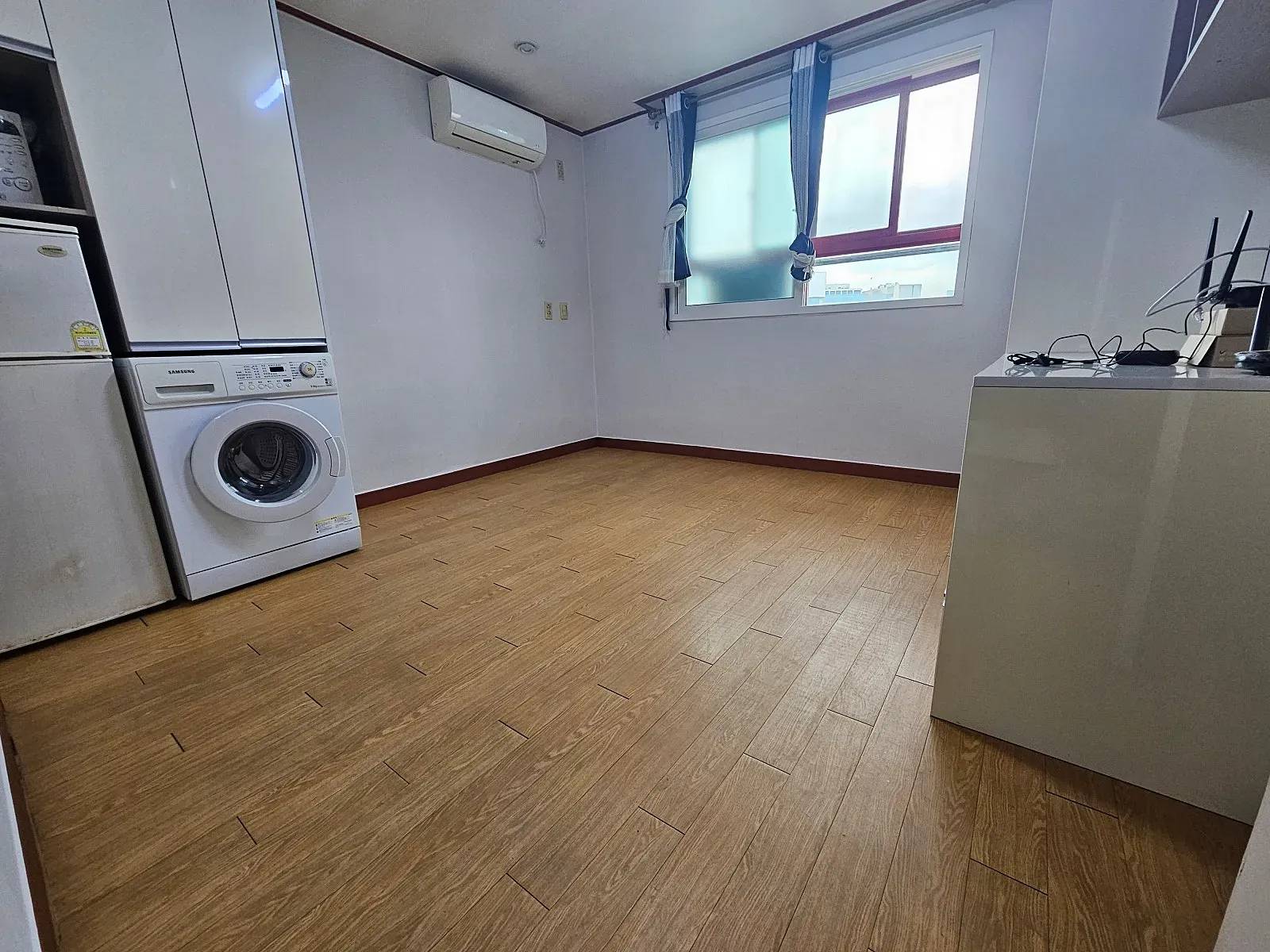 Room image 1