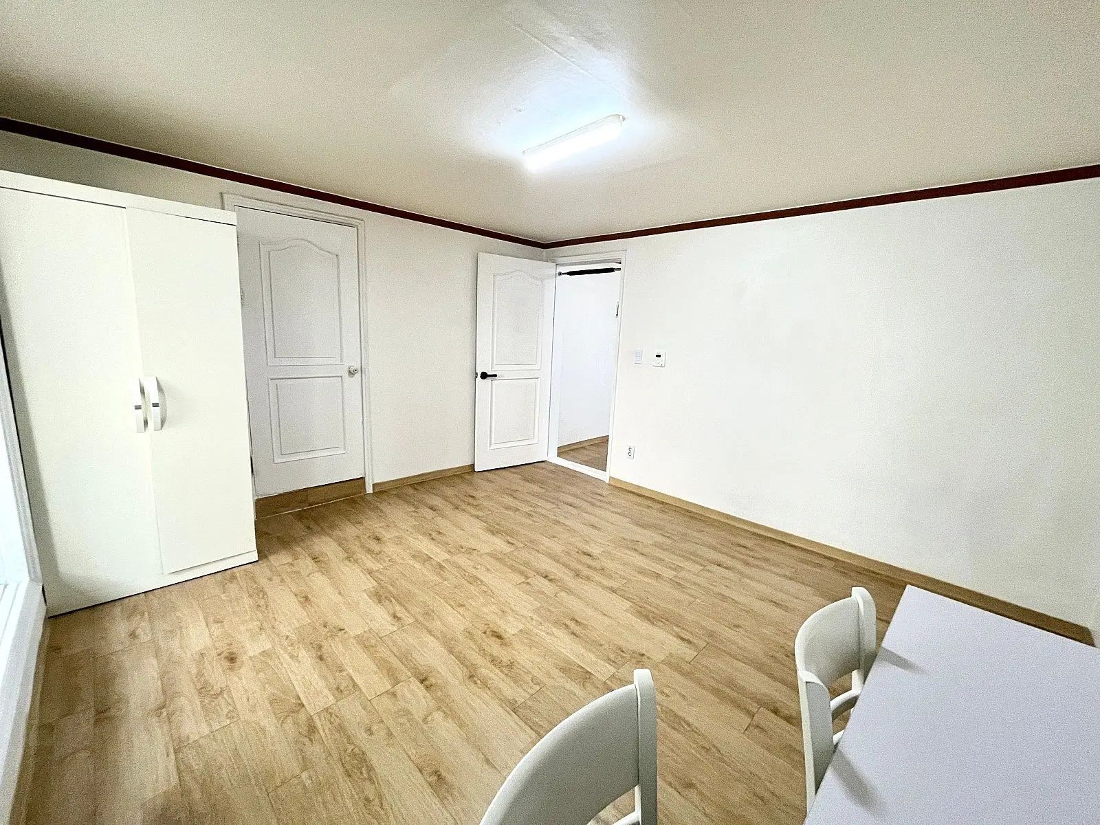 Room image 1