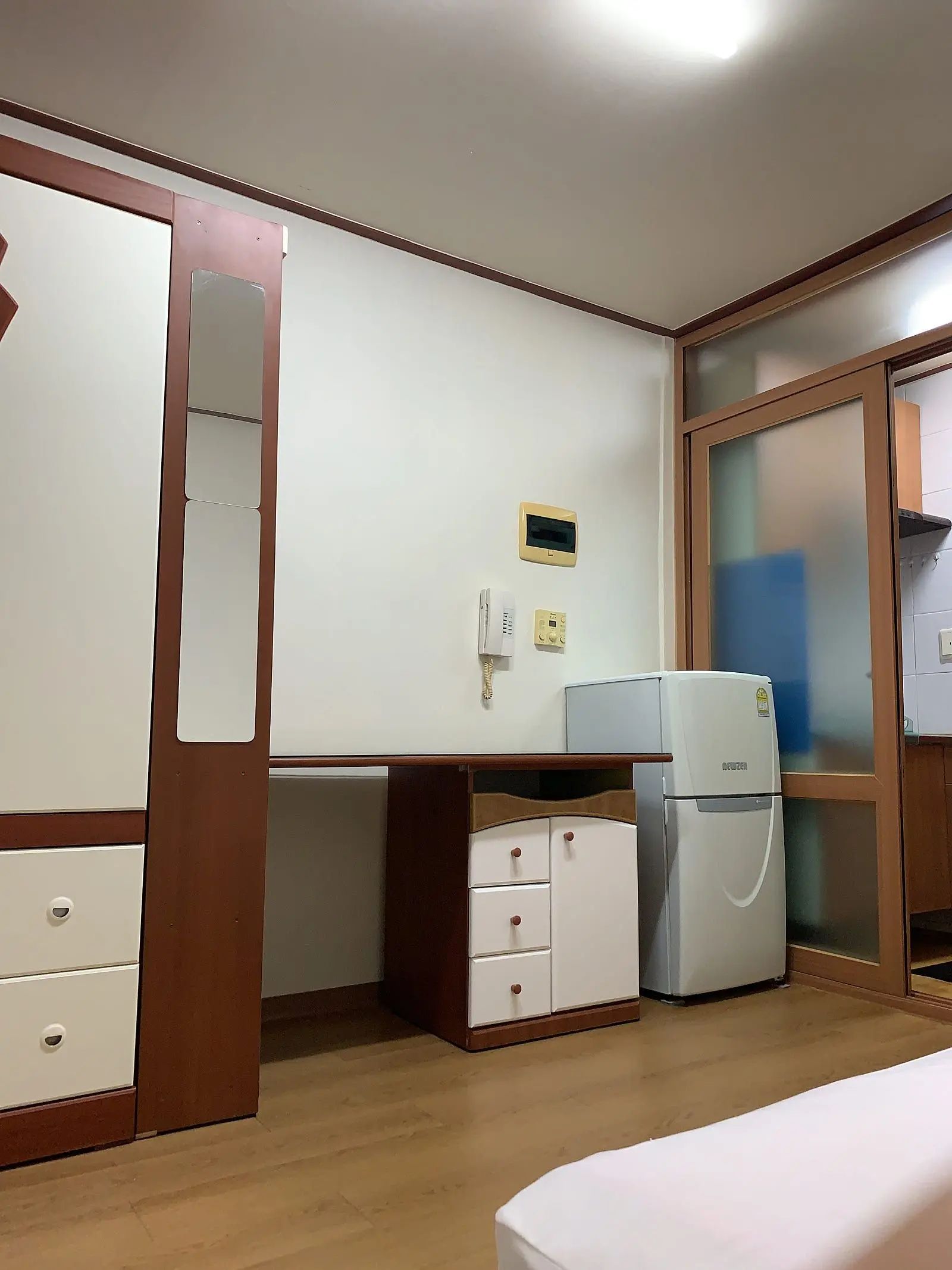 Room image 4