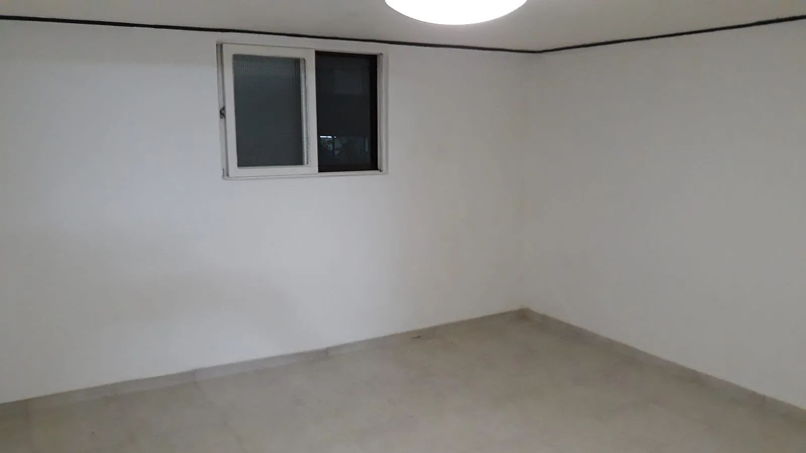 Room image 1