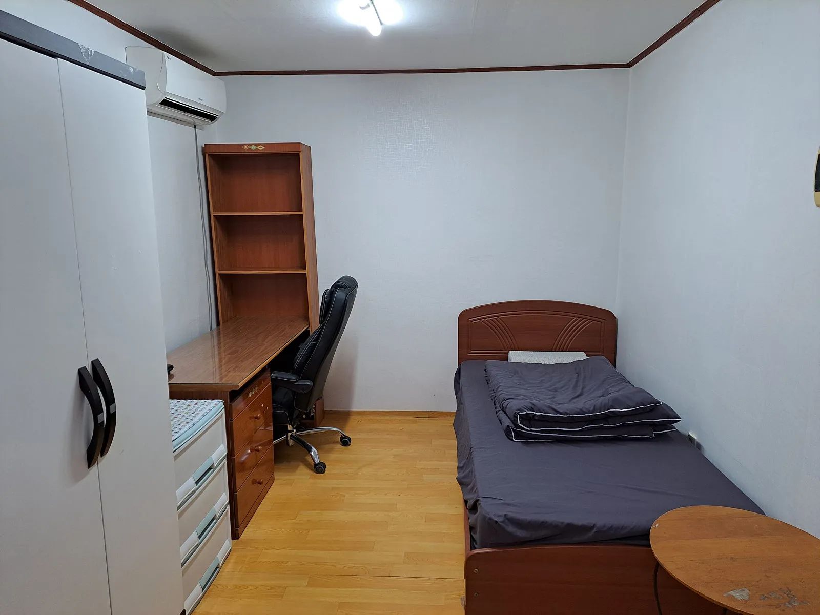 Room image 3