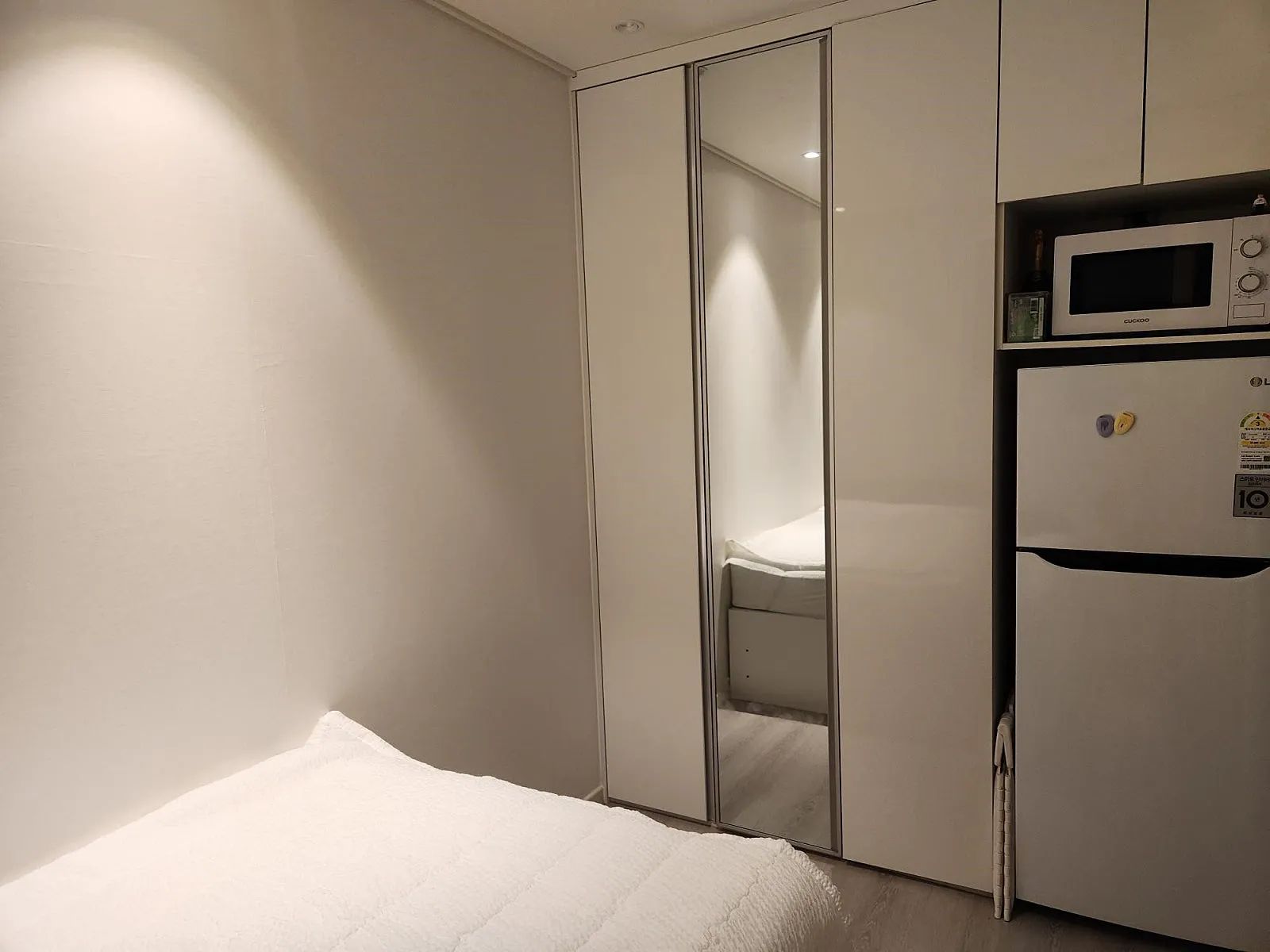 Room image 3
