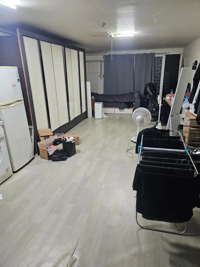 Room image 1