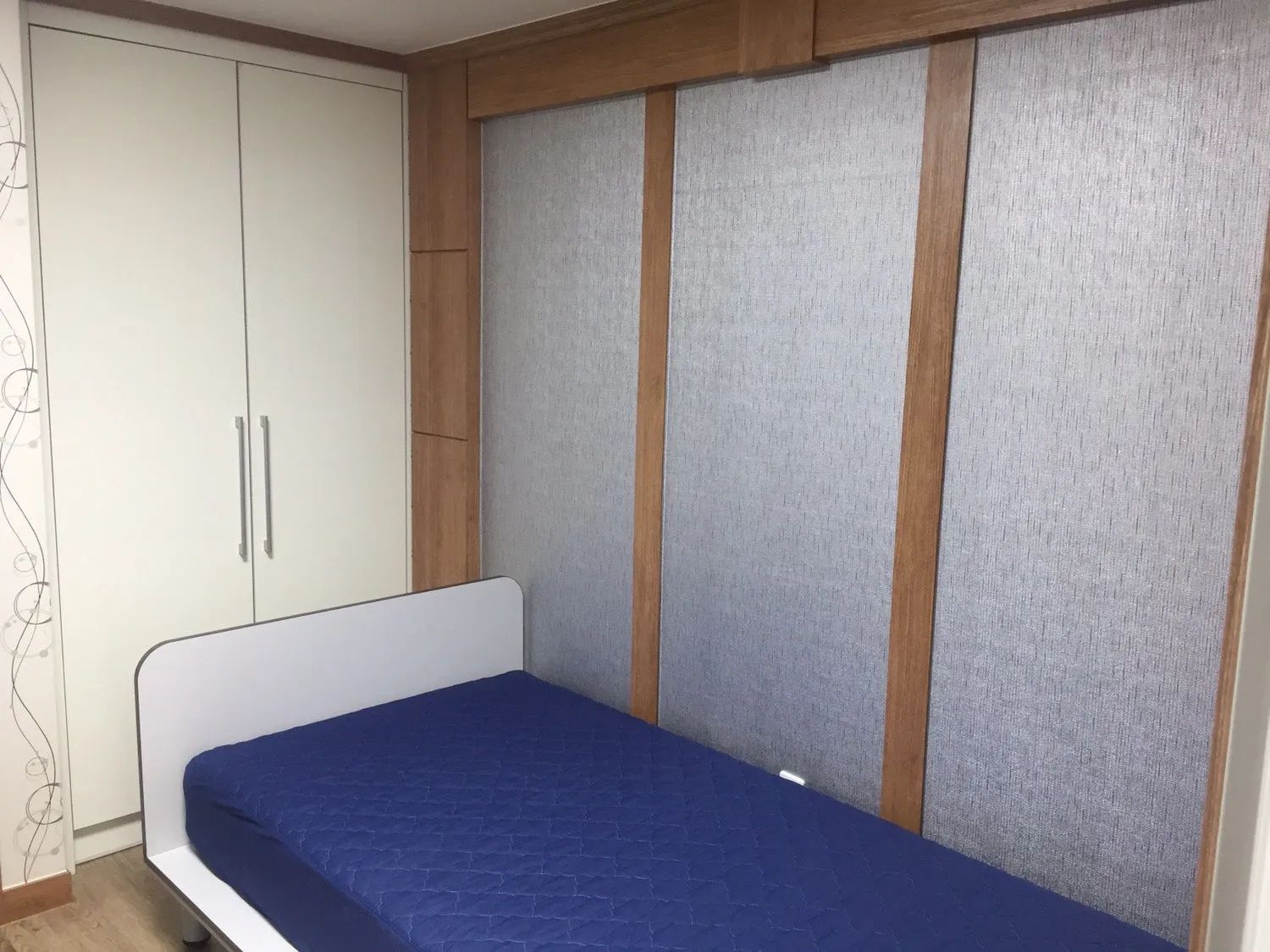 Room image 4