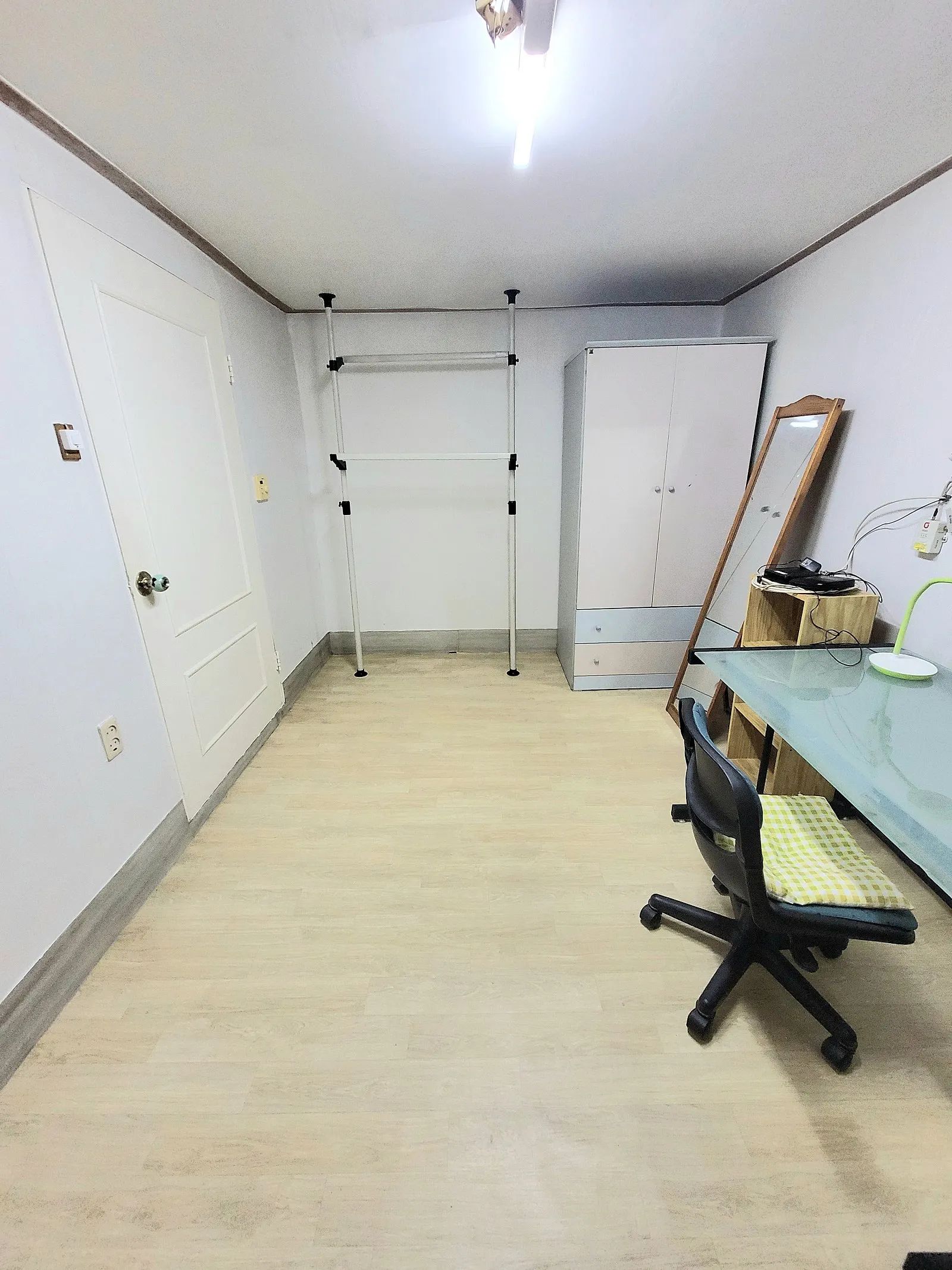 Room image 4