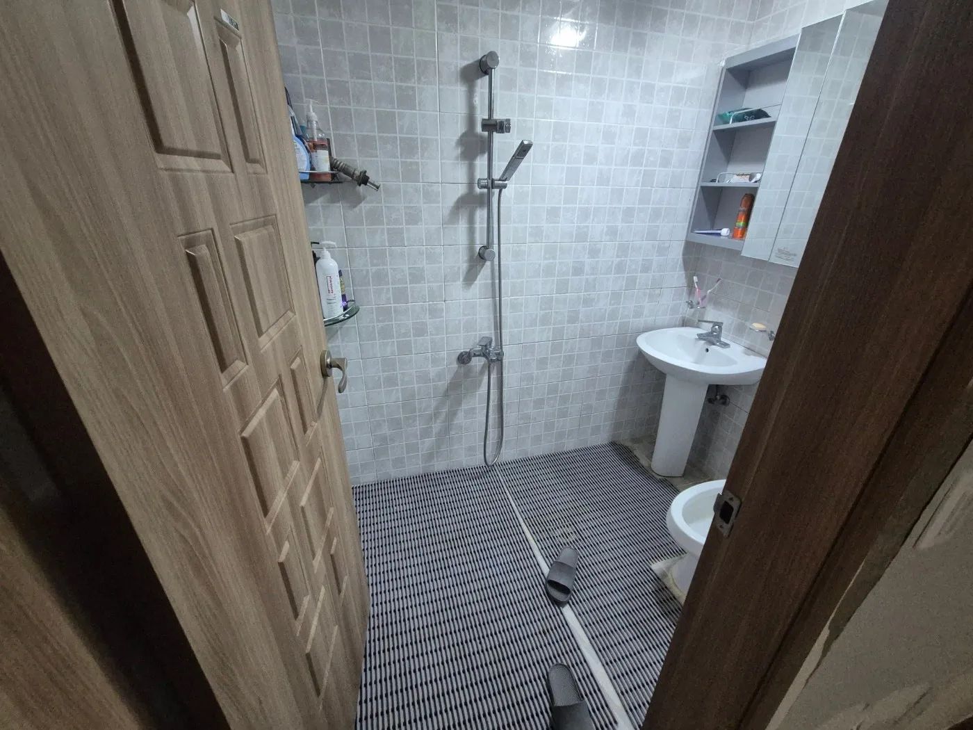 Room image 4