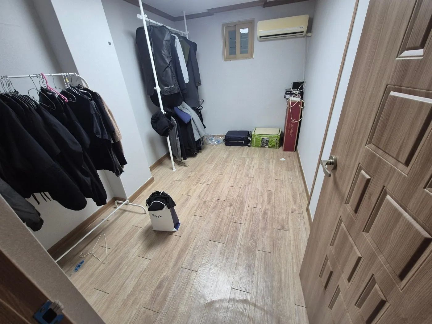 Room image 5
