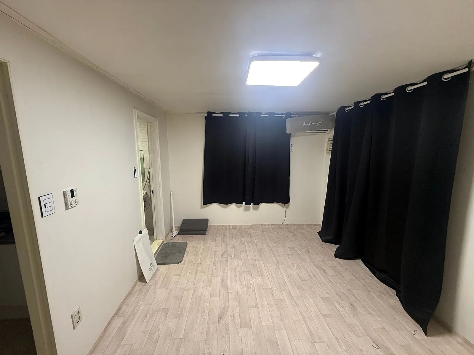 Room image 3