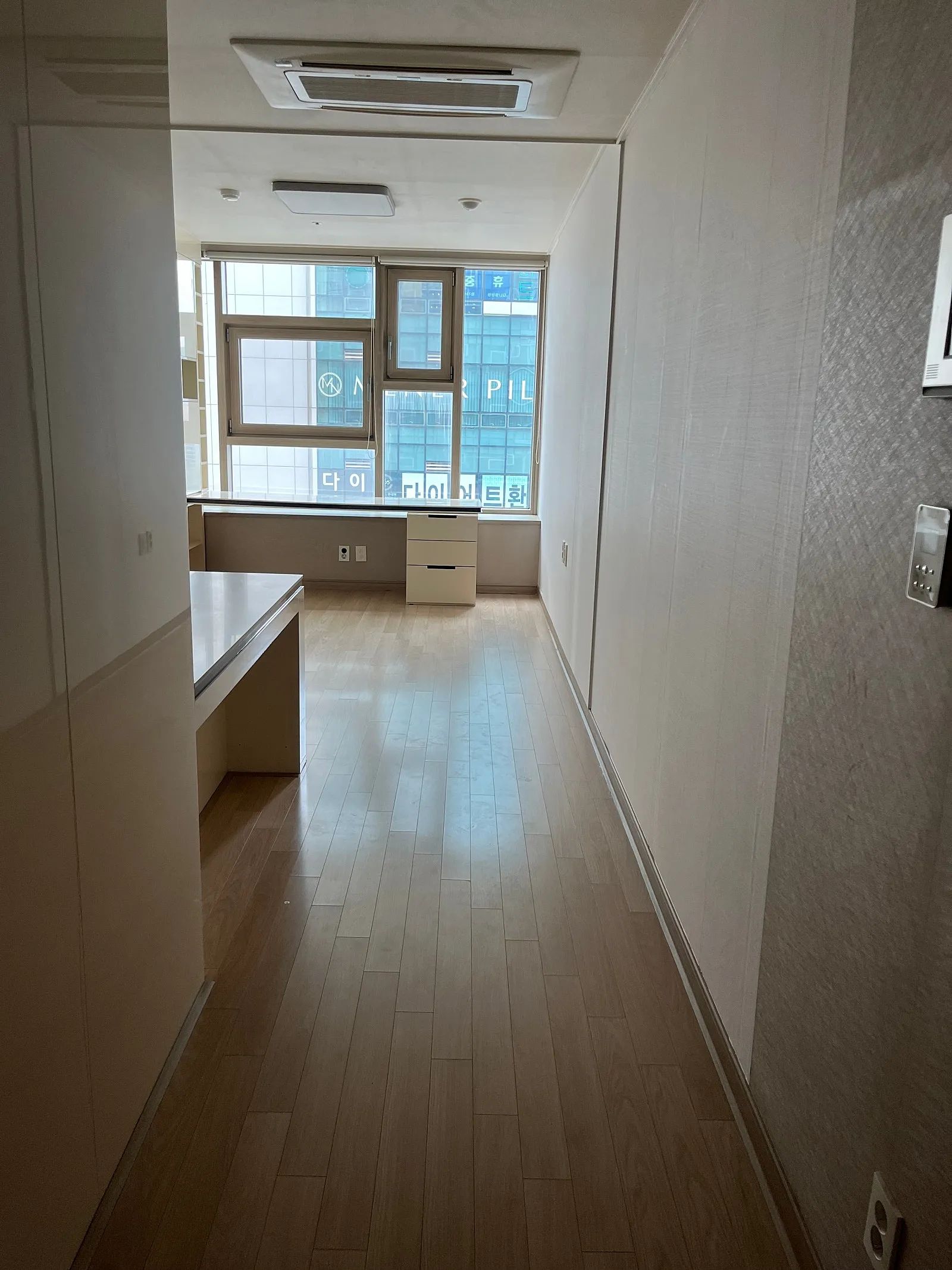 Room image 1