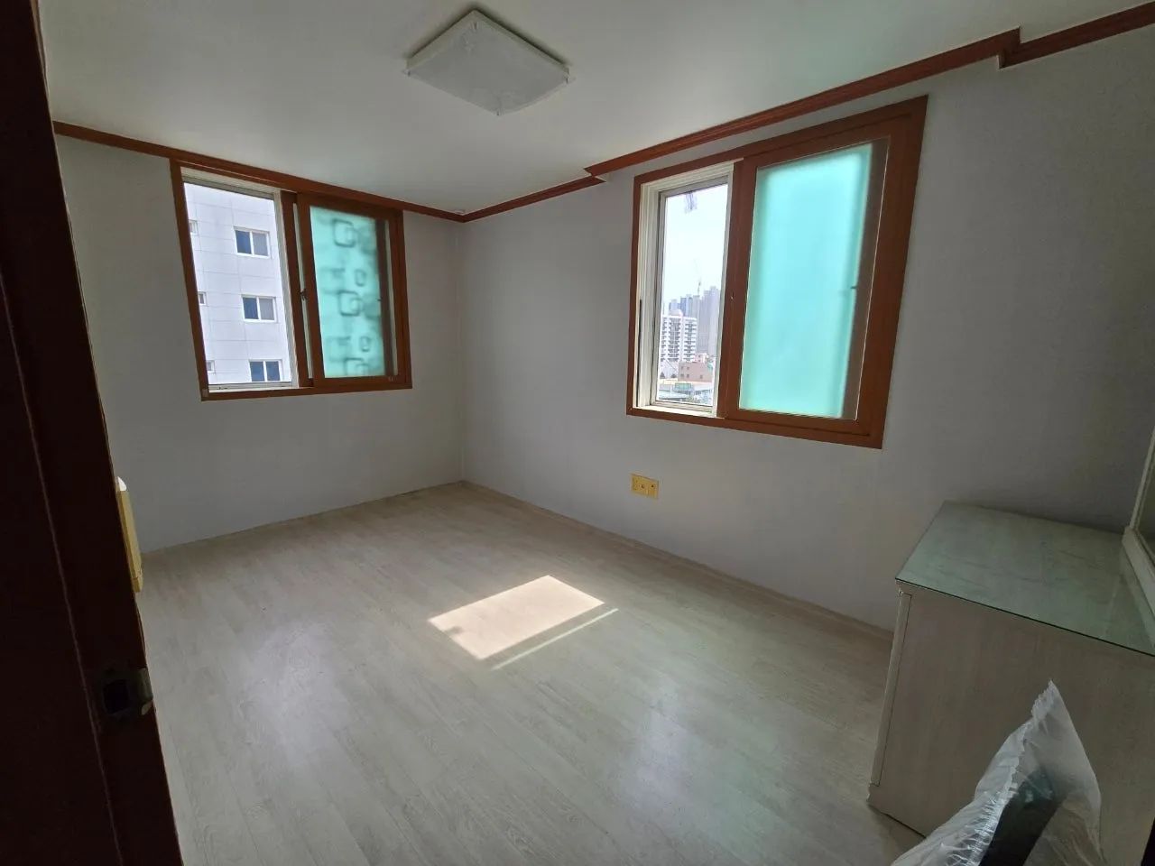 Room image 4
