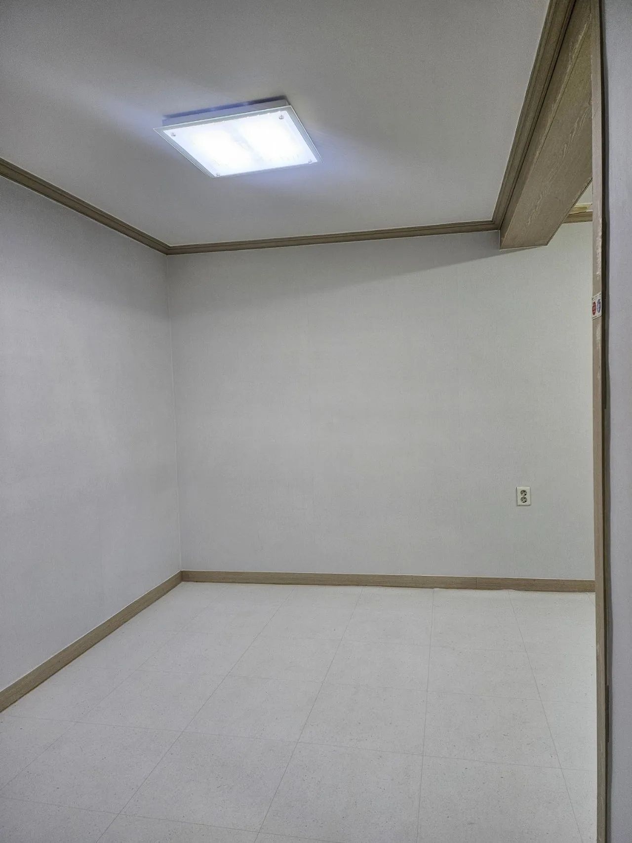 Room image 2