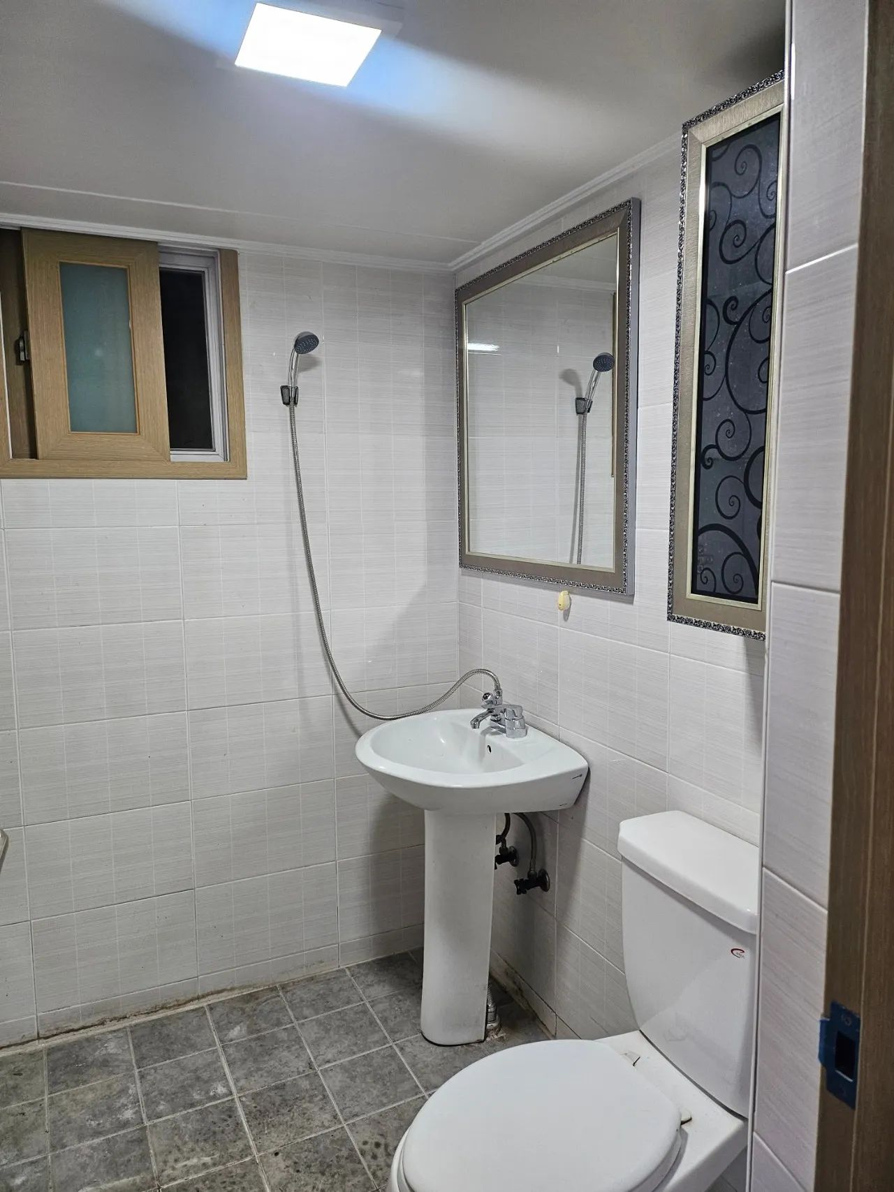 Room image 3