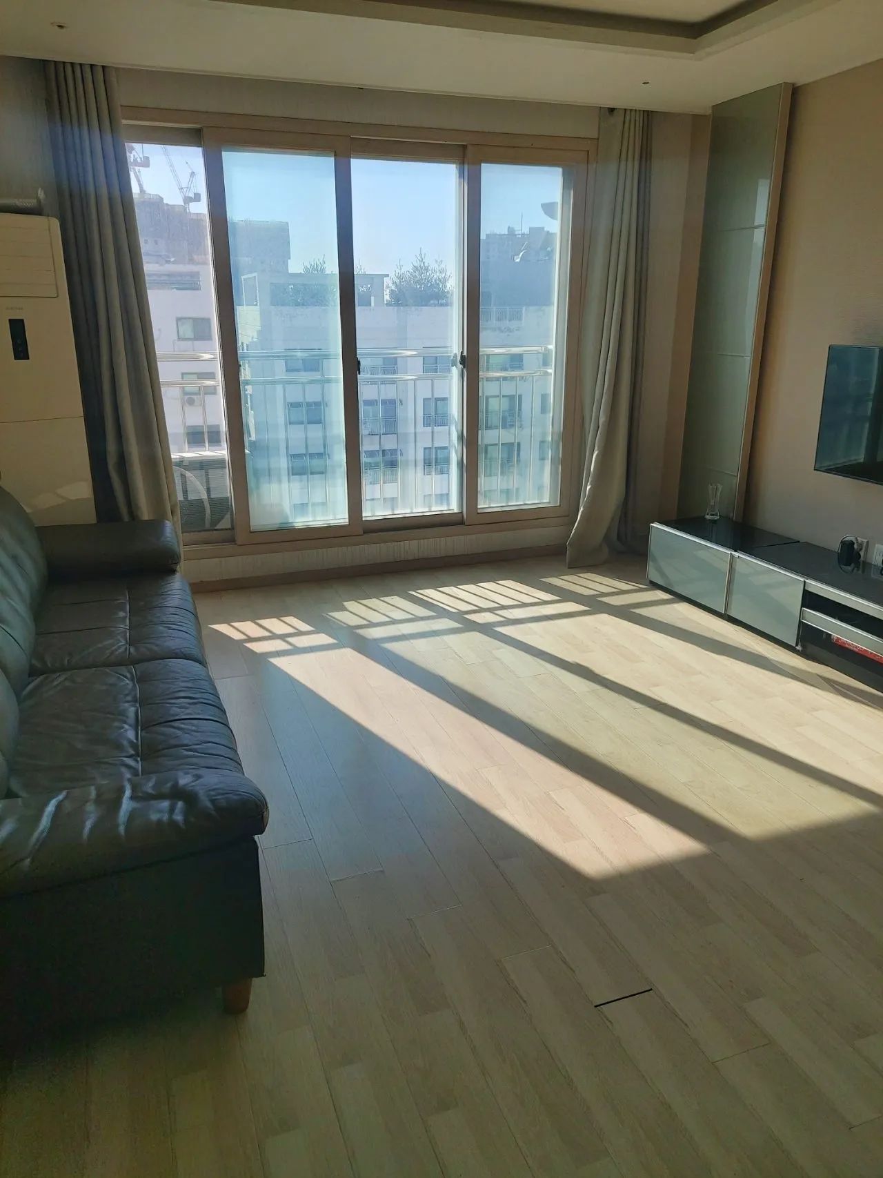 Room image 1