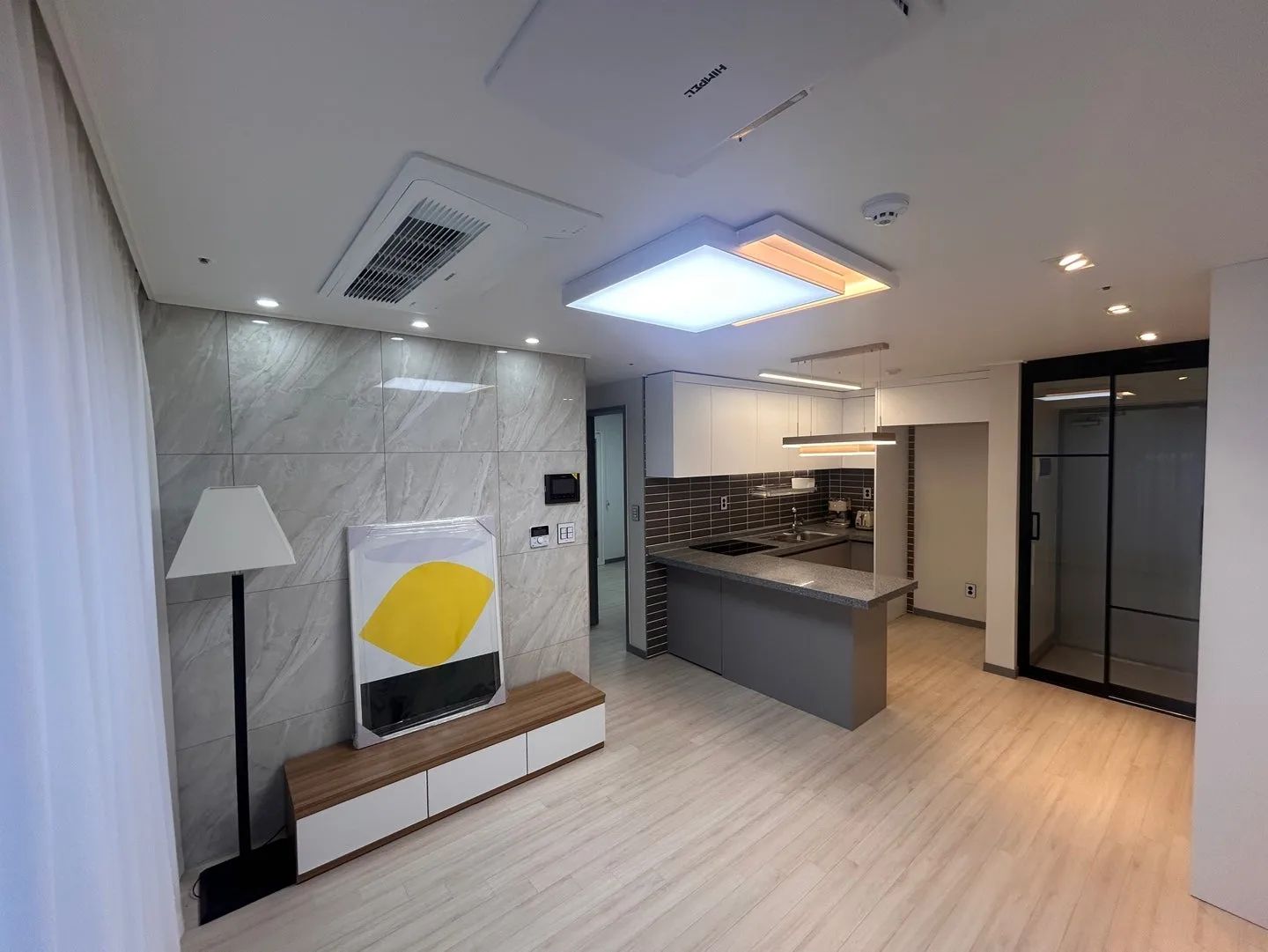 Room image 1