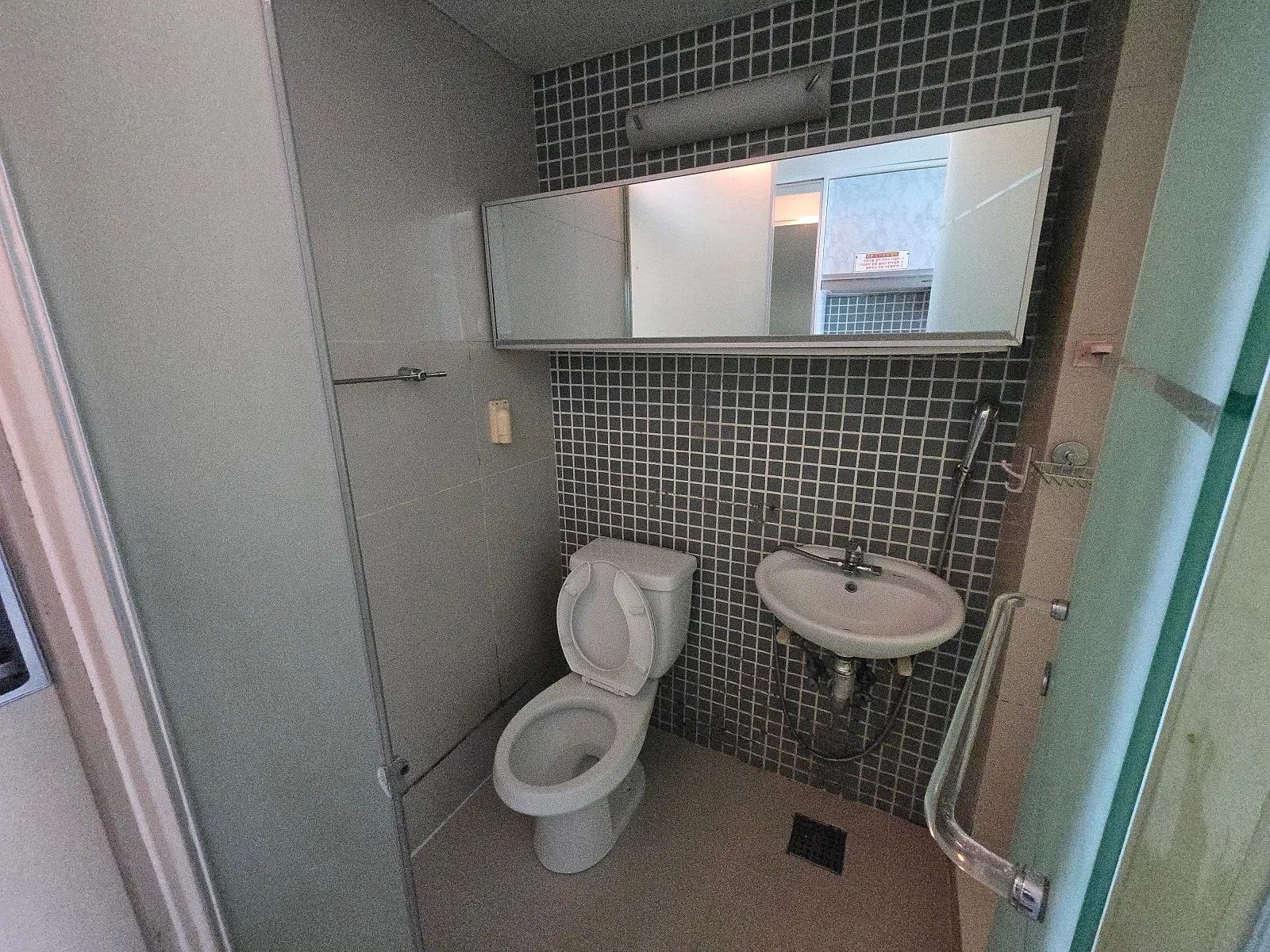 Room image 2