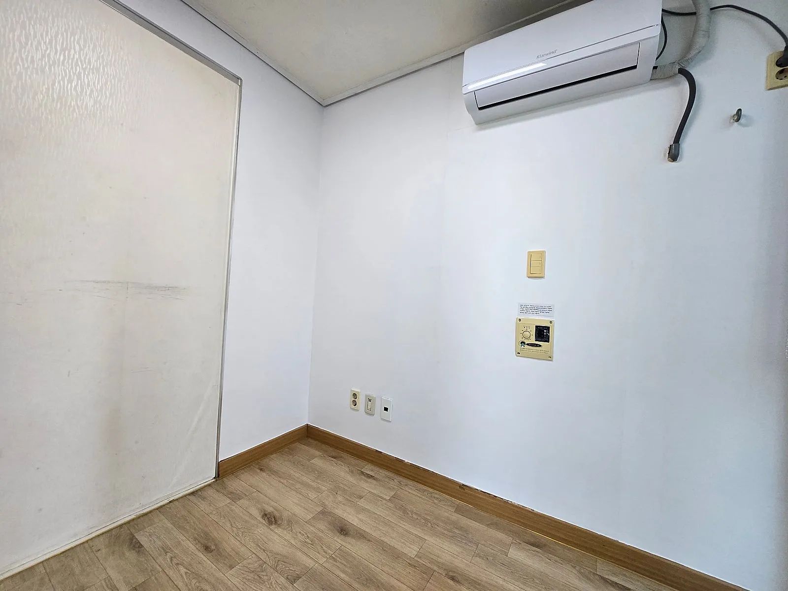 Room image 5