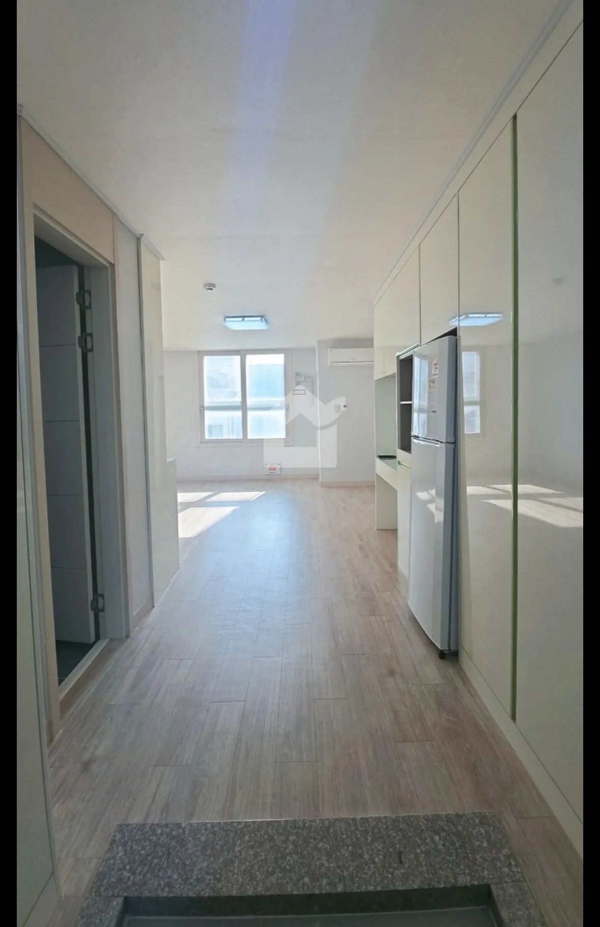 Room image 2
